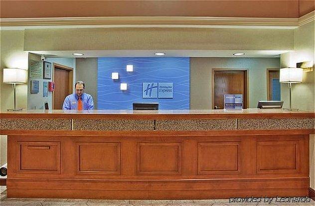 Holiday Inn Express & Suites Atlanta Perimeter Mall Hotel By Ihg Sandy Springs Intérieur photo