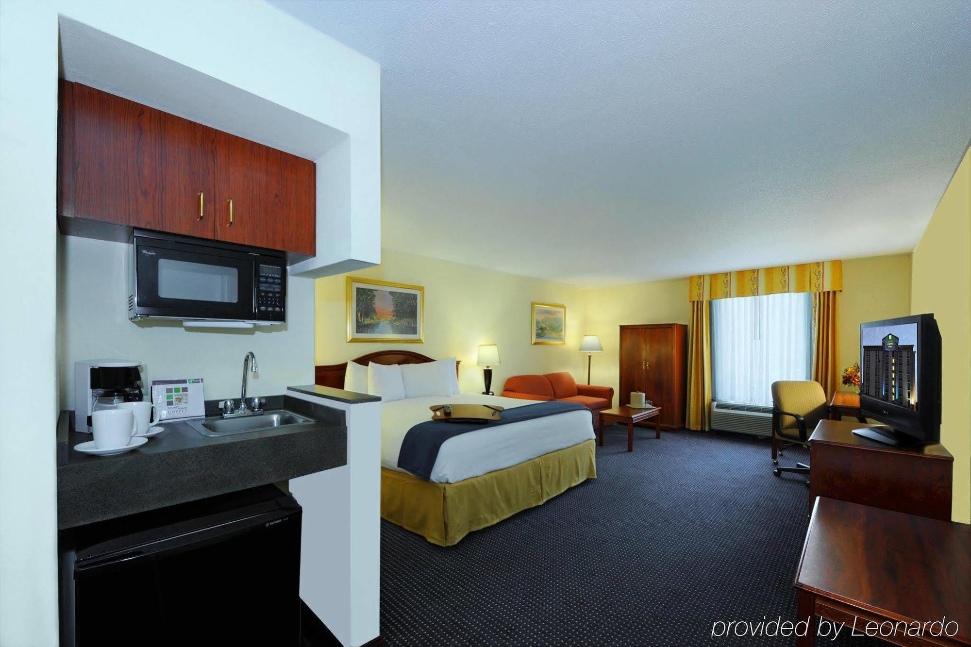 Holiday Inn Express & Suites Atlanta Perimeter Mall Hotel By Ihg Sandy Springs Chambre photo