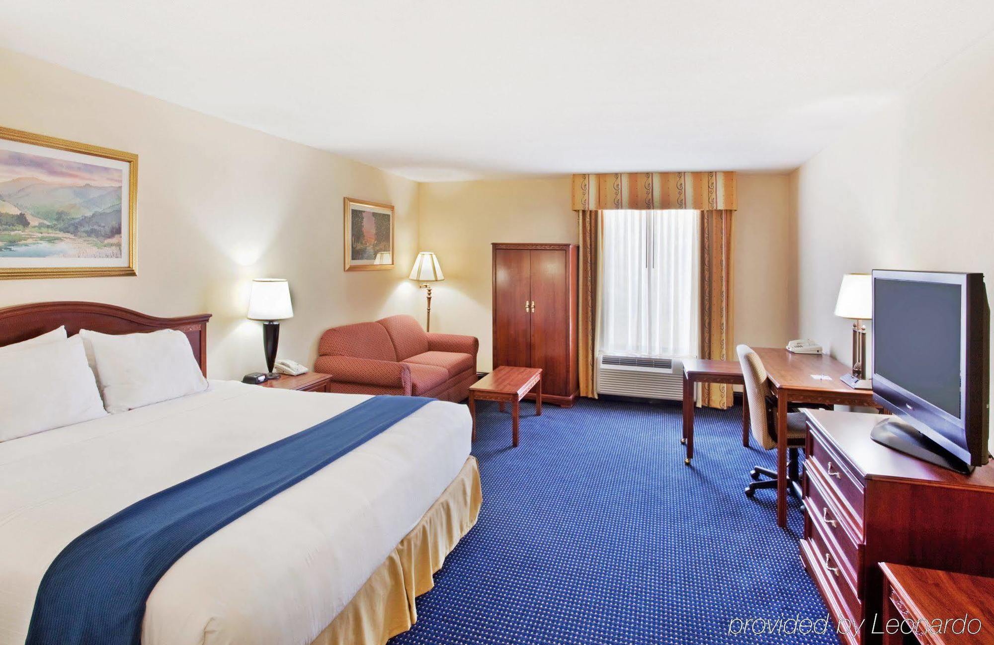 Holiday Inn Express & Suites Atlanta Perimeter Mall Hotel By Ihg Sandy Springs Chambre photo