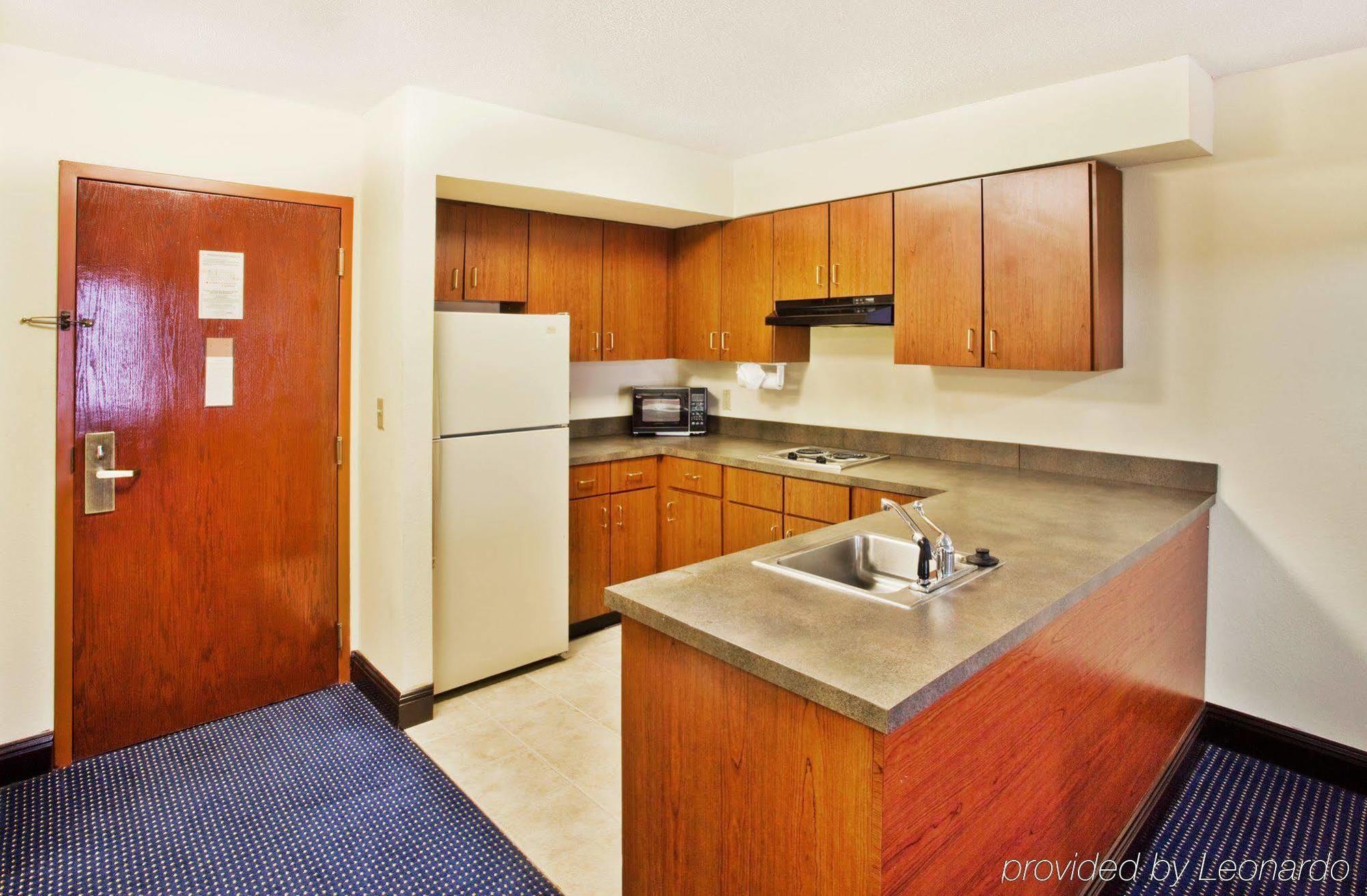 Holiday Inn Express & Suites Atlanta Perimeter Mall Hotel By Ihg Sandy Springs Chambre photo
